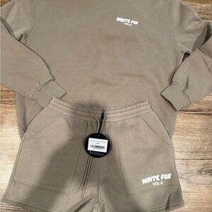 White Fox Vol.3 Sweatshirt & Shorts Set